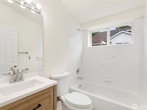 12715 35th Avenue NE A, Seattle WA 98125