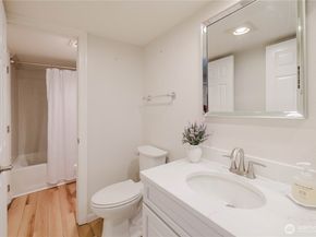 1760 W Sunn Fjord Lane F 202, Bremerton WA 98312