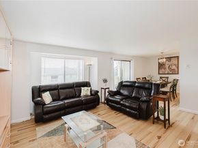 1760 W Sunn Fjord Lane F 202, Bremerton WA 98312