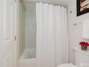 1760 W Sunn Fjord Lane F 202, Bremerton WA 98312