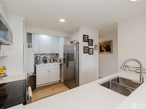 1760 W Sunn Fjord Lane F 202, Bremerton WA 98312