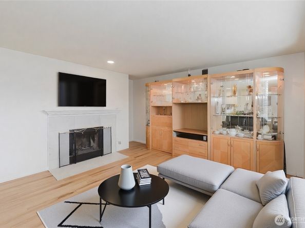 1760 W Sunn Fjord Lane F 202, Bremerton WA 98312