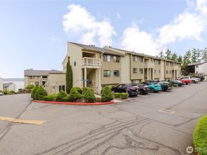 1760 W Sunn Fjord Lane F 202, Bremerton WA 98312