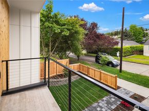 106 29th Avenue E, Seattle WA 98112