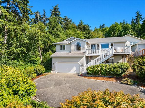 17725 Baywatch Court NE, Poulsbo WA 98370
