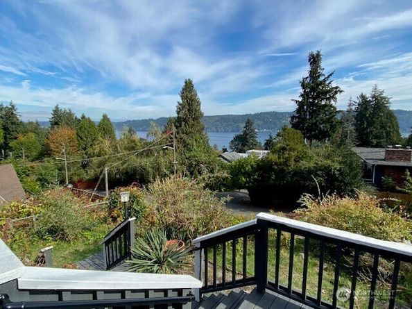 12321 42nd Avenue NE, Seattle WA 98125