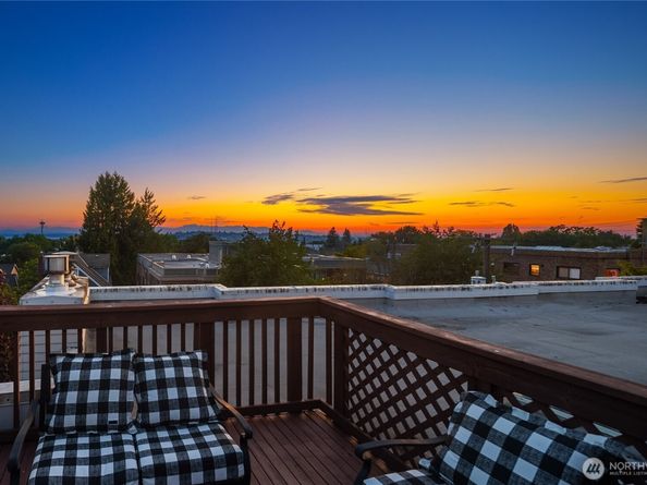 524 12th Avenue E 301, Seattle WA 98102