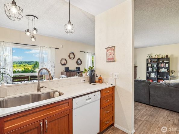 23301 Lakeview Drive A101, Mountlake Terrace WA 98043