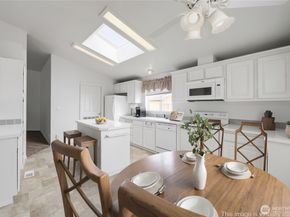 15400 SE 155th Place 1, Renton WA 98058