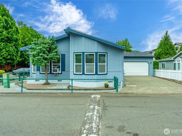15400 SE 155th Place 1, Renton WA 98058