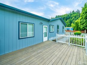 15400 SE 155th Place 1, Renton WA 98058
