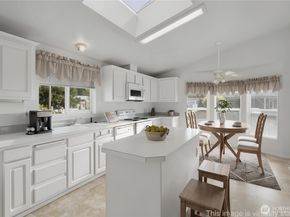 15400 SE 155th Place 1, Renton WA 98058