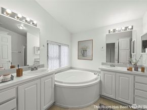 15400 SE 155th Place 1, Renton WA 98058