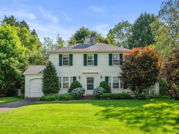 10 Wilde Rd, Wellesley MA 02481