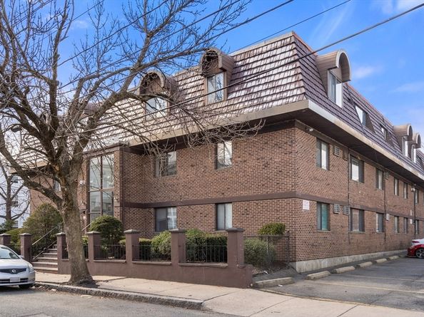 84 Grant St 12, Somerville MA 02145