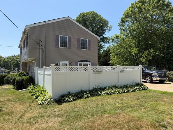 3 Walnut Knolls, Canton MA 02021