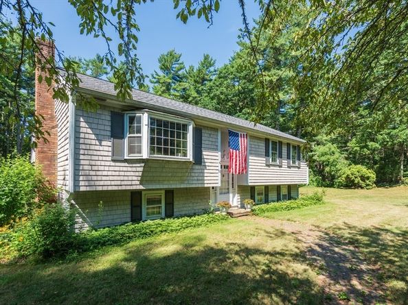 88 Upland Rd, Plympton MA 02367