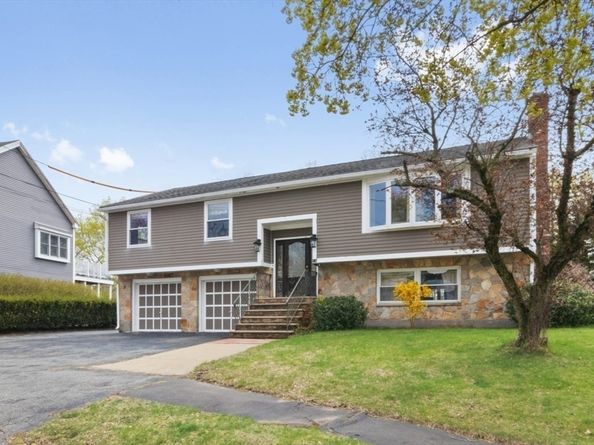 176 Mallard Way, Waltham MA 02452