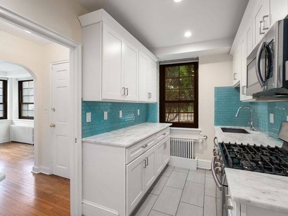 56 Garrison Rd 56, Brookline MA 02445