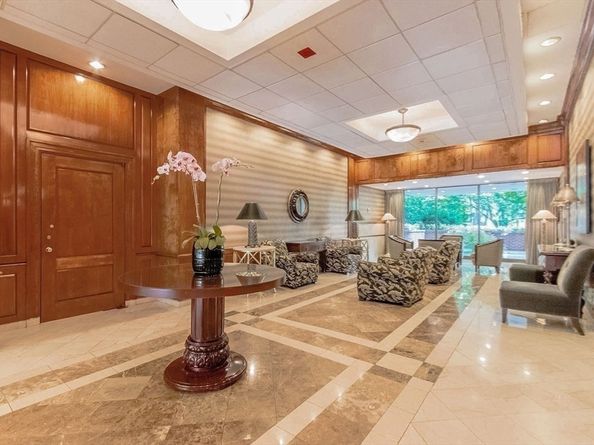 9 Hawthorne Place 12F, Boston MA 02114