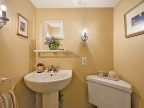 38 Berkeley St, Reading MA 01867