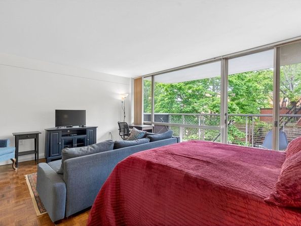 45 Longwood Ave 409, Brookline MA 02446