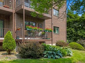 7 Ledgewood Way 4, Peabody MA 01960