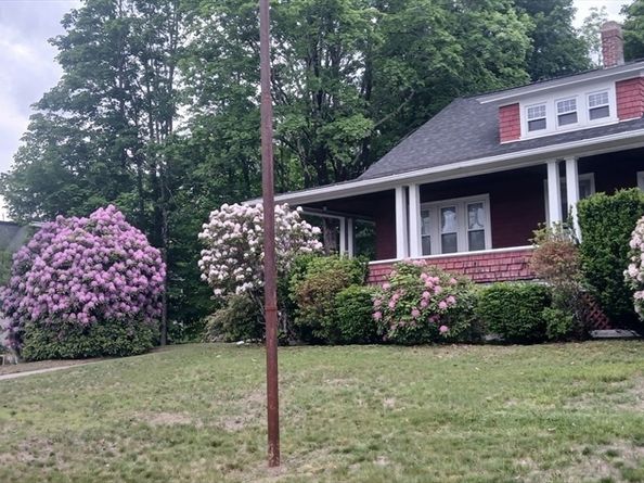 72 W Main St, Dudley MA 01571