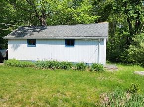 72 W Main St, Dudley MA 01571