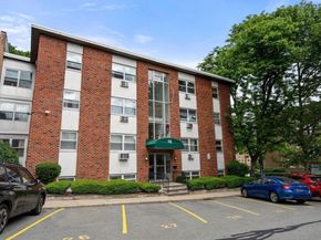 14 Commonwealth Court 11, Boston MA 02135