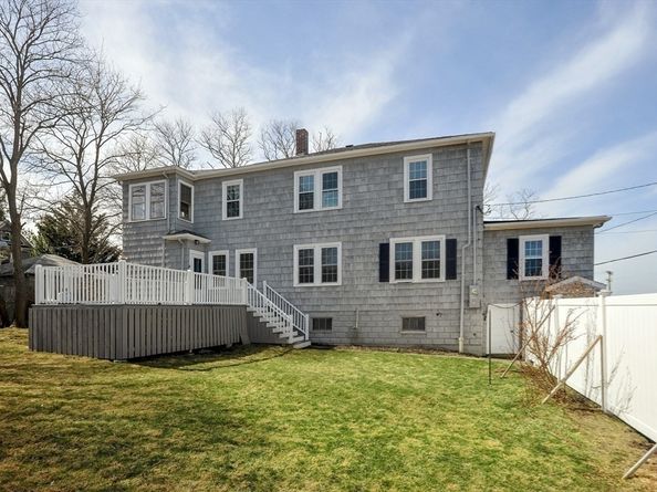 30 Rockland Cir, Hull MA 02045