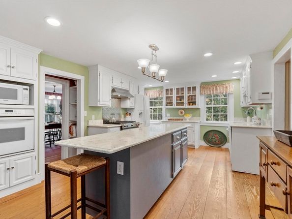 44 Andover Street, North Andover MA 01845