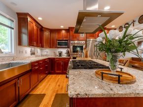 22 Duluth St, Worcester MA 01604