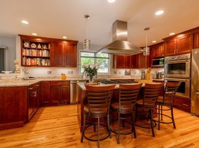 22 Duluth St, Worcester MA 01604