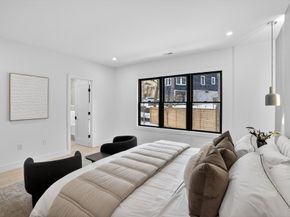 82-84 East Side Pkwy 82, Newton MA 02458
