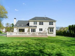 7 Dickinson Circle, Shrewsbury MA 01545