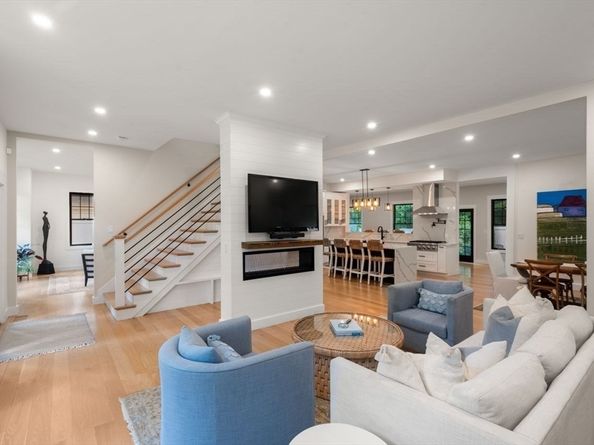 283 Walnut Street, Wellesley MA 02481