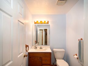 20 Cleverly St A4, Abington MA 02351