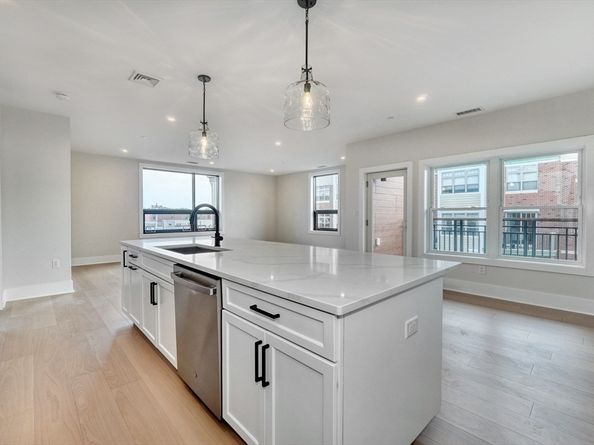 62 Foundry St 305, Wakefield MA 01880