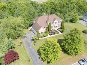 10 Valley View Dr, Grafton MA 01536
