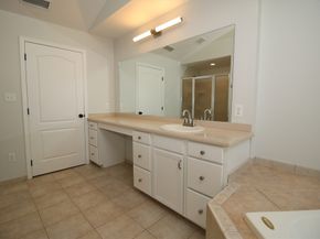 10 Valley View Dr, Grafton MA 01536