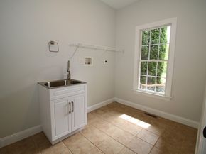 10 Valley View Dr, Grafton MA 01536