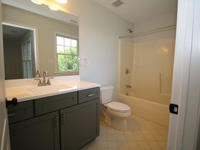 10 Valley View Dr, Grafton MA 01536