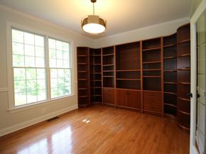 10 Valley View Dr, Grafton MA 01536