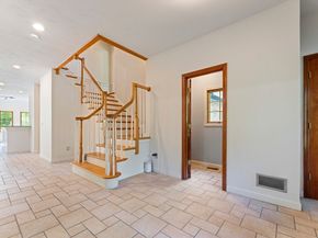 28 Vincent Rd, Mendon MA 01756