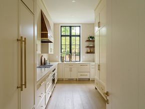 19 Bonnybrook Road, Newton MA 02468