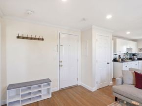 11 Columbia Rd 8, Wakefield MA 01880