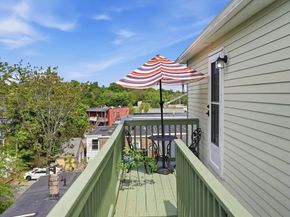 11 Columbia Rd 8, Wakefield MA 01880