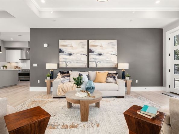 28 Wilson Cir 28, Newton MA 02461