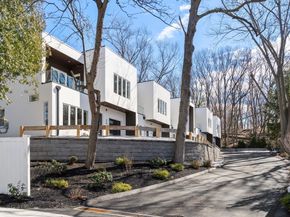 28 Wilson Cir 28, Newton MA 02461